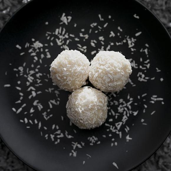 Dietetyczne rafaello z kaszy - raw food, kokos, bez pieczenia