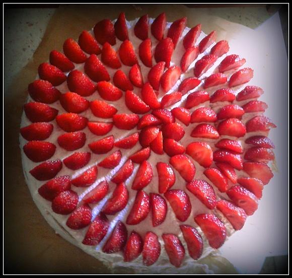 Tort truskawkowy I