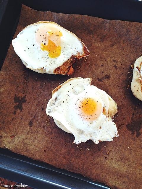 Croque Madame - francuskie śniadanie z serem i szynką