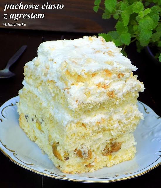 Puchowe ciasto z agrestem