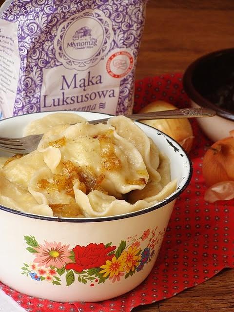 Pierogi z wędzonym twarogiem