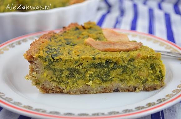 Tarta chlebowa z nerkowcami i nadzieniem z cieciorki oraz szpinaku