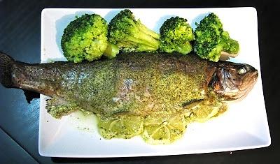 Dorsz zapiekany w jogurtowo-koperkowym pesto