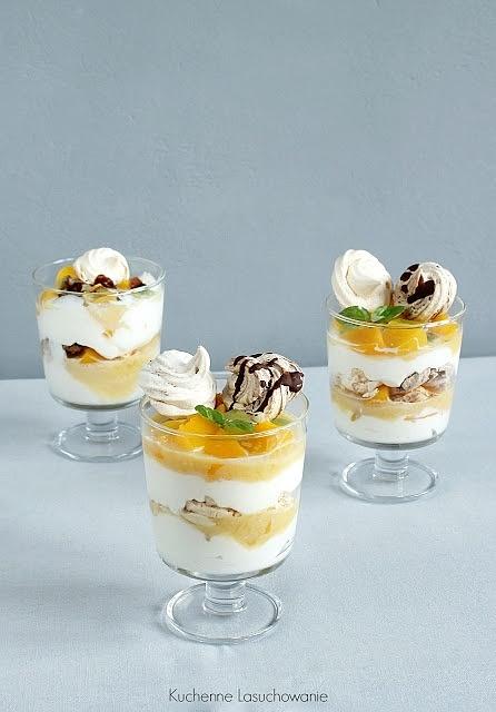Brzoskwoniowe Eton Mess z lemon curd