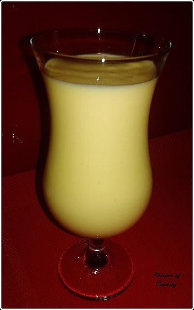 Mango Lassi - indyjski koktajl na bazie jogurtu i mango
