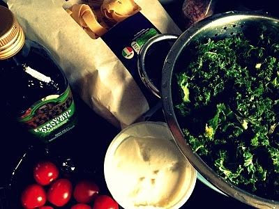 Makaron pappardelle z jarmużem ricottą i pomidorkami