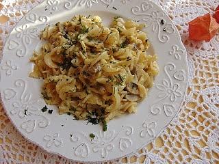 Makaron w sosie śmietanowo-pieczarkowym