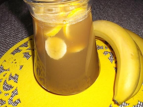 Coca-Cola z sokiem pomarańczowym i bananami