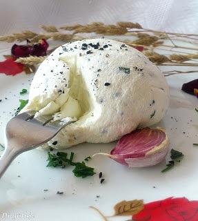 Serek z jogurtów naturalnych labneh