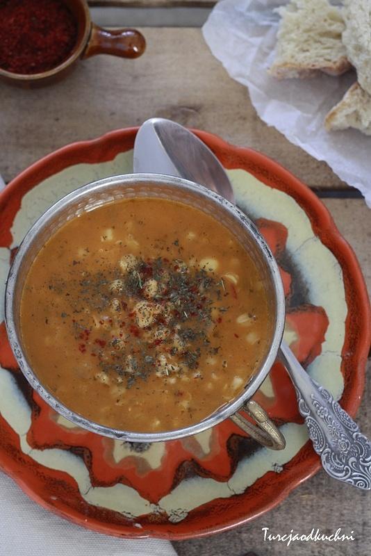 Zupa z soczewicy Alaca Çorbası