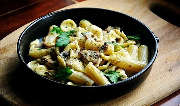 Rigatoni z porami i pieczarkami
