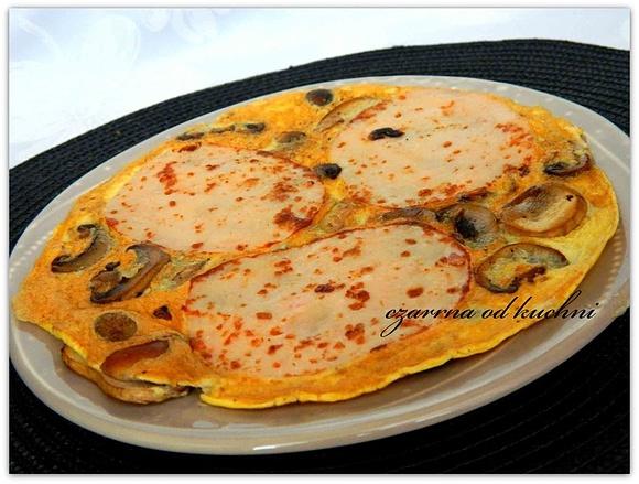 Frittata z szynką i pieczarkami
