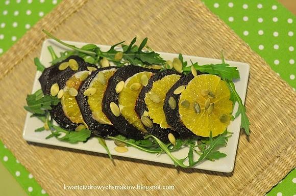 Carpaccio z pieczonego buraka i pomarańczy na rukoli