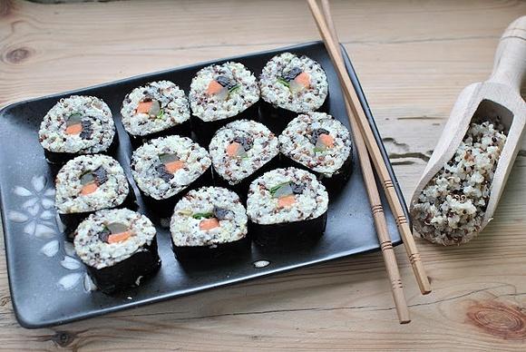 Sushi z komosą ryżową po polsku