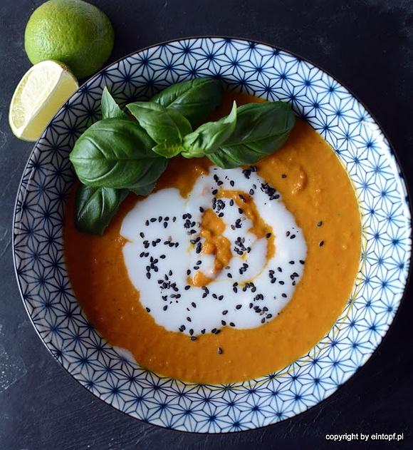 Krem z pieczonej marchwi, imbiru i czosnku z curry i kuminu