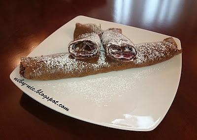 Czekoladowe naleśniki z mascarpone i malinami