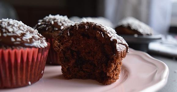 Czekoladowe muffiny z wiórkami kokosowymi