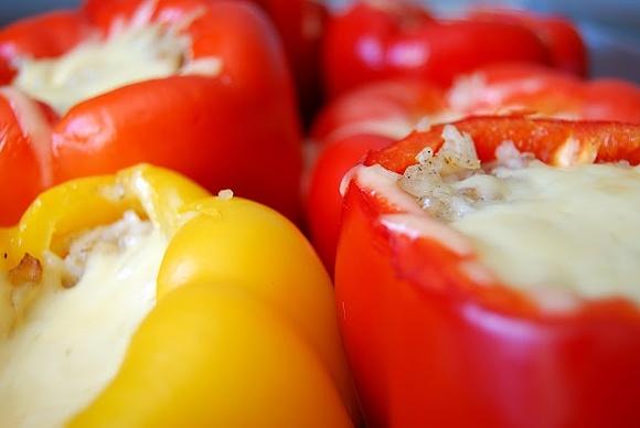 Papryka faszerowana mięsem mielonym i ryżem