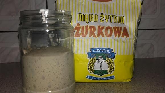 Zakwas żytni do chleba - przepis na domowy zakwas chlebowy