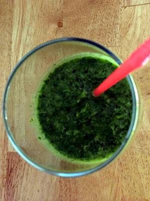 Koktajl z jarmużu i kiwi