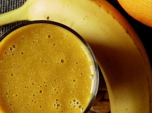 Koktajl owocowy z quinoą i rokitnikiem