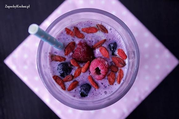 Pudding chia z owocami leśnymi