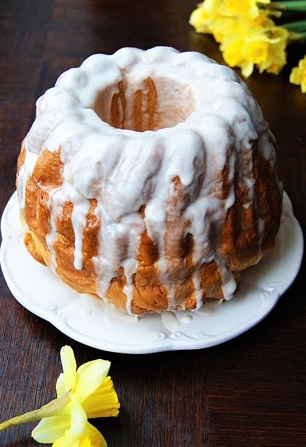 Drożdżowa babka wielkanocna