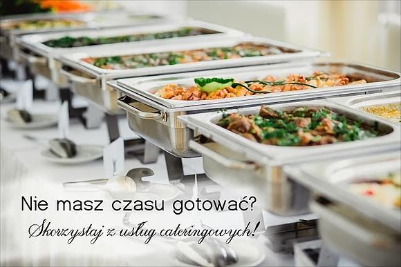 Skorzystaj z usług cateringowych w biegu dnia