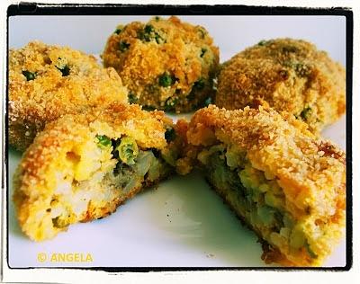 Arancini z groszkiem i mozzarellą – sycylijskie kulki ryżowe pieczone