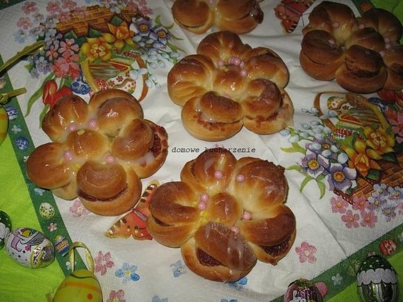 Drożdżowe kwiatuszki