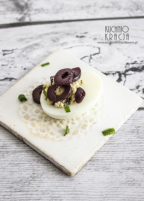 Jajka faszerowane z oliwkami i mascarpone na Wielkanoc