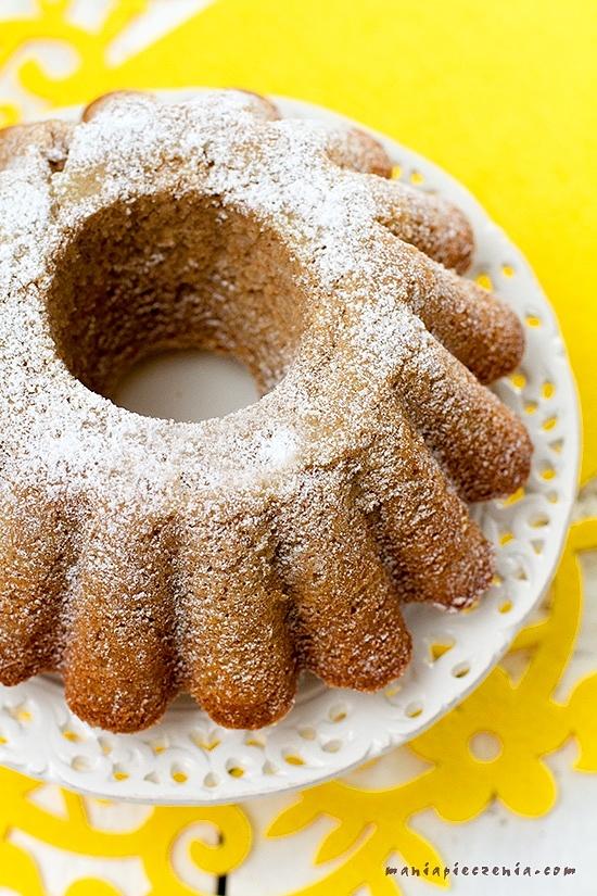 Klasyczna babka kresowa na mące gryczanej z migdałami