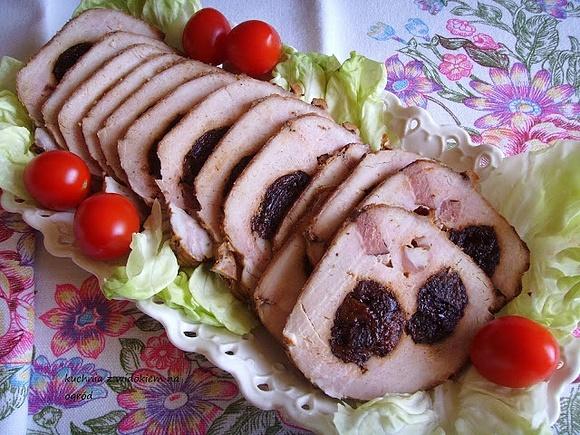 Schab ze śliwką i boczkiem - domowa wędlina, danie obiadowe