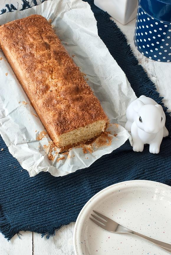 Kokosowa babka biszkoptowa bezglutenowa lub pszenna