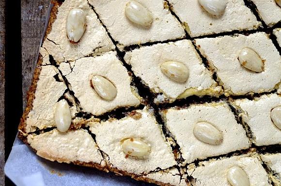 Orzechowy mazurek bezglutenowy