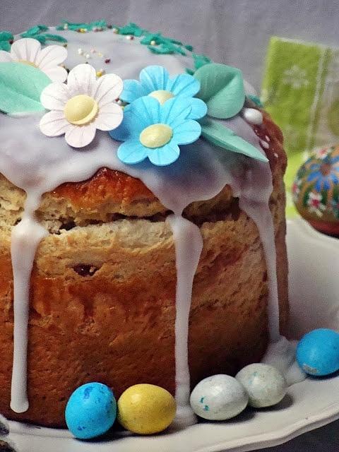 Babka drożdżowa z rodzynkami i kardamonem
