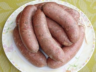 Domowa biała kiełbasa