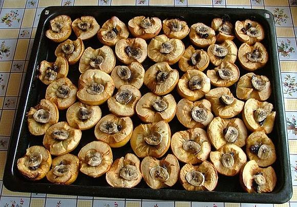 Pieczone jabłka z bananem i cynamonem