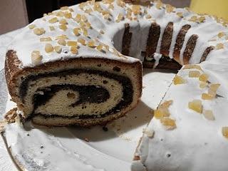 Babka makowiec – wielkanocne ciasto z makiem, prosty deser na święta