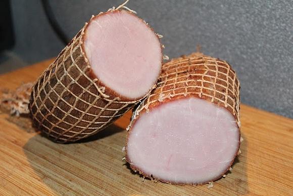 Schab dojrzewający podwędzany w kuchni domowej