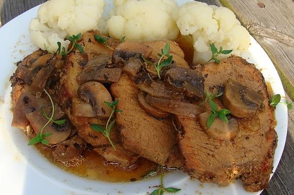 Pieczeń ze schabu z tymiankiem