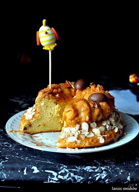 Babka drożdżowa z ziemniakami i polewą kajmakową