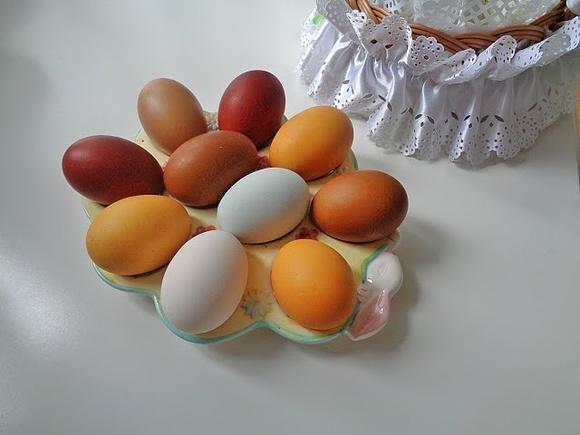 Wielkanocne kraszanki jak zabarwić jajka naturalnie