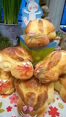 Wielkanocne drożdżowe zajączki