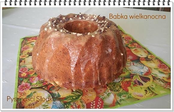 Babka wielkanocna z bakaliami i serem