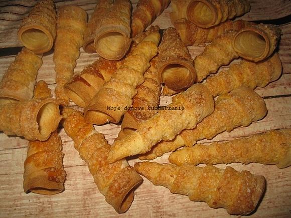 Rurki z ciasta kruchego i drożdżowego – przepisy podstawowe