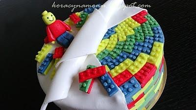 Tort Lego