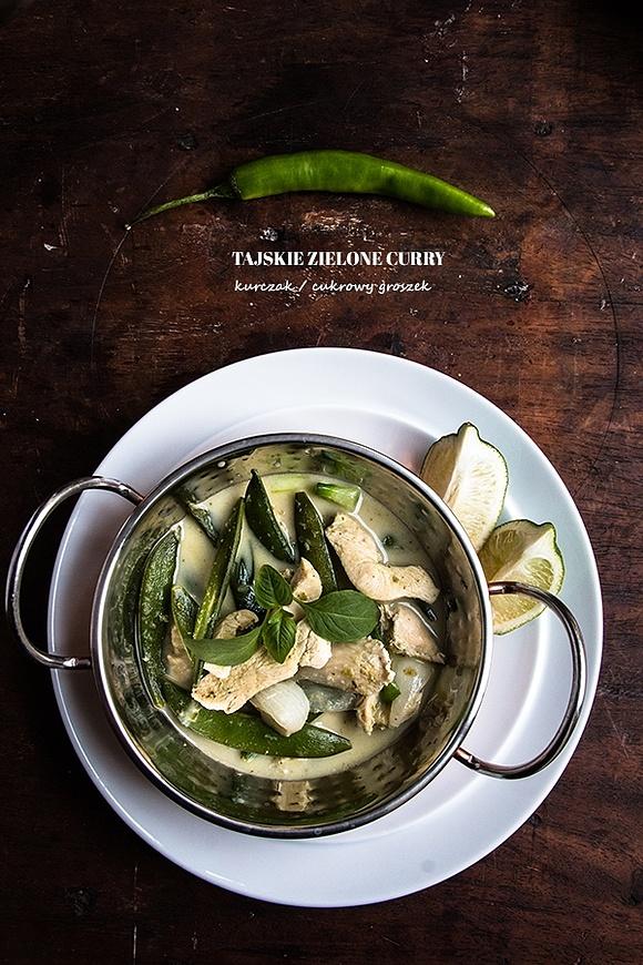 Tajskie zielone curry z kurczakiem i cukrowym groszkiem