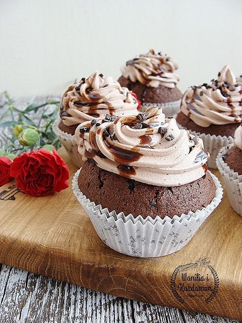 Muffinki z gorzką czekoladą