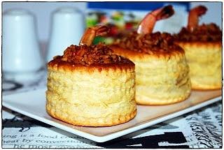 Vol au vent z krewetkowym risotto